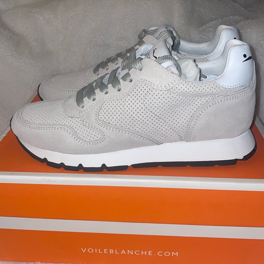 NWT VOILE BLANCHE JULIA Suede Sneaker in Ice - Picture 10 of 15